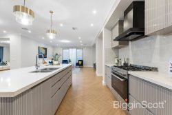 13 Winston Dr, Doncaster VIC 3108, Australia