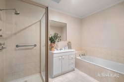 Unit 3/236 Dorset Rd, Croydon VIC 3136, Australia