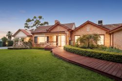 5 Dunbar Ct, Greenvale VIC 3059, Australia