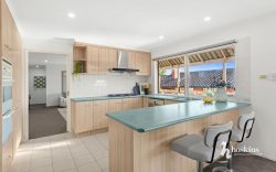 5 Elana Ct, Croydon North VIC 3136, Australia