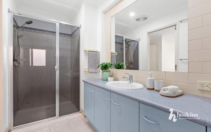 5 Elana Ct, Croydon North VIC 3136, Australia