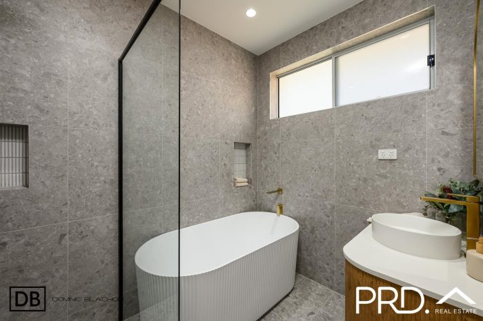 70 Ellesmere St, Panania NSW 2213, Australia