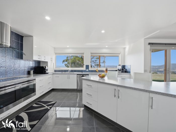 23 Eric Ct, Granton TAS 7030, Australia