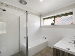 28 Bluegum Blvd, Banora Point NSW 2486, Australia