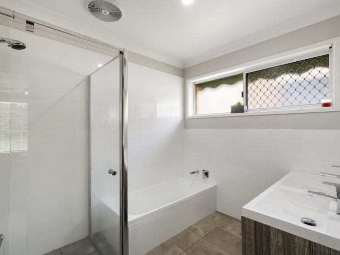 28 Bluegum Blvd, Banora Point NSW 2486, Australia