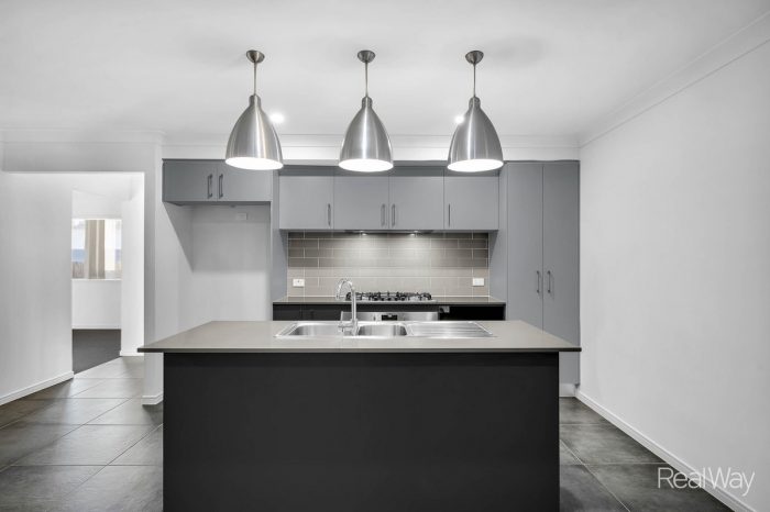 43 Midnight Cres, Ipswich QLD 4300, Australia