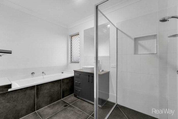 43 Midnight Cres, Ipswich QLD 4300, Australia