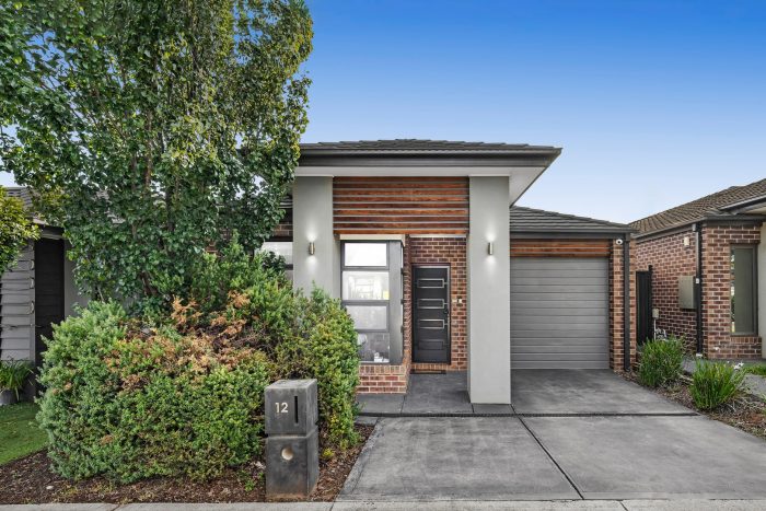 12 Forrester Grove, Fraser Rise VIC 3336, Australia