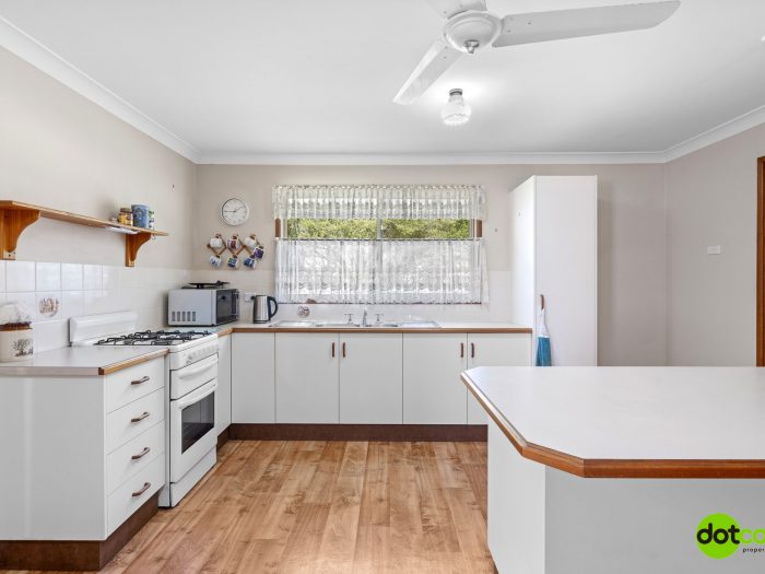 8 Gavin Way, Lake Haven NSW 2263, Australia