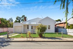 5 Gazeby St, Glandore SA 5037, Australia