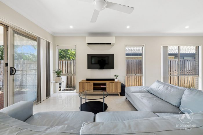 10 Girraween St, Pimpama QLD 4209, Australia