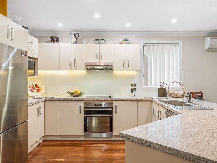 18 Goldenia Cl, Morisset NSW 2264, Australia