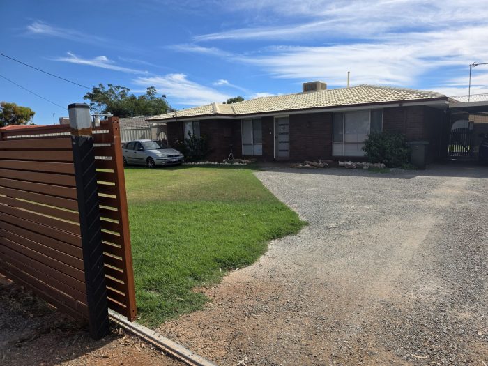 198 Hare St, West Lamington WA 6430, Australia