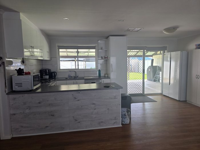 198 Hare St, West Lamington WA 6430, Australia