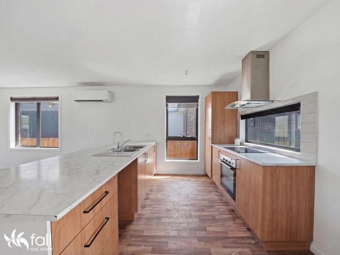 Unit 2/6 Highgrove Rd, Rokeby TAS 7019, Australia