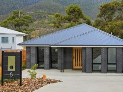 8 Homedale Chase, Huonville TAS 7109, Australia