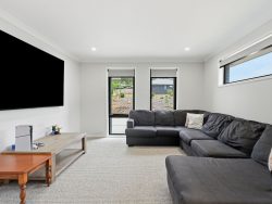 8 Homedale Chase, Huonville TAS 7109, Australia