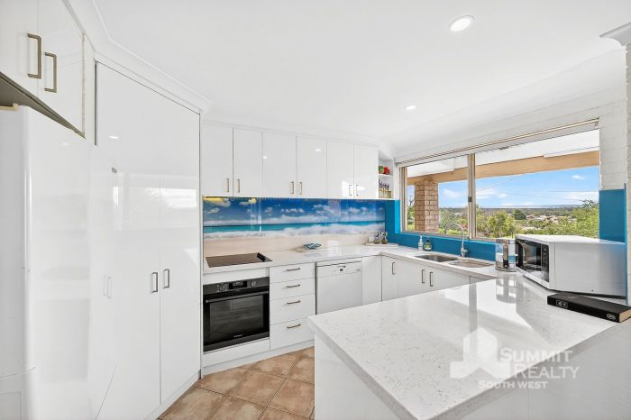 14 Hughlings Pl, Australind WA 6233, Australia