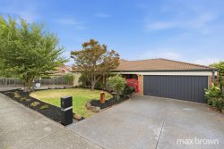 12 Greenbank Dr, Mooroolbark VIC 3138, Australia