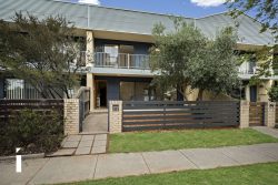 282 Anthony Rolfe Ave, Gungahlin ACT 2912, Australia