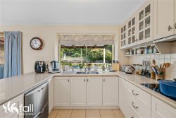 1 Jade Ct, Blackmans Bay TAS 7052, Australia