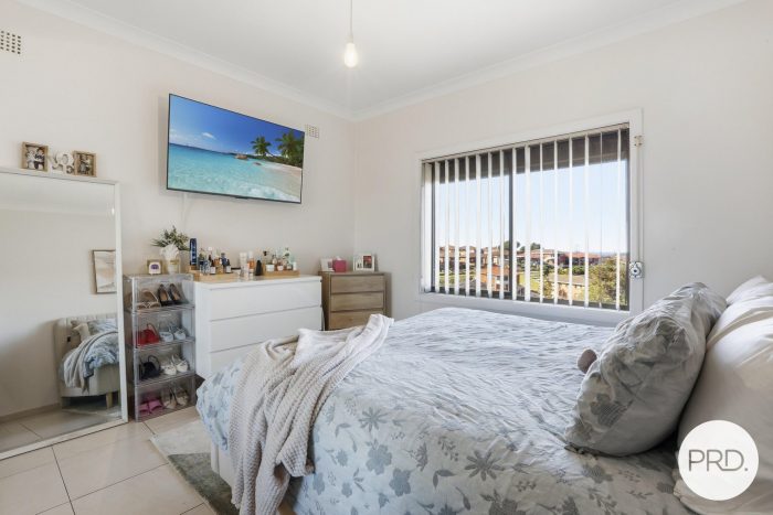 20 Karrabah Cres, Lake Heights NSW 2502, Australia