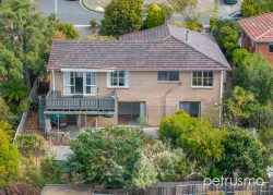 33 Kunama Dr, Kingston Beach TAS 7050, Australia