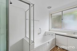 33 Kunama Dr, Kingston Beach TAS 7050, Australia