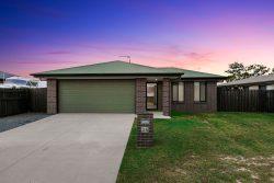 24 Larissa Way, Urangan QLD 4655, Australia