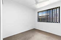 24 Larissa Way, Urangan QLD 4655, Australia