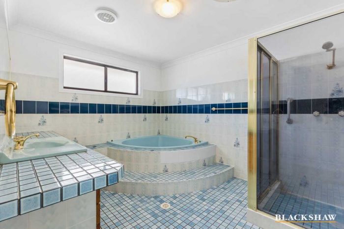 12 Larmer Cl, Broulee NSW 2537, Australia
