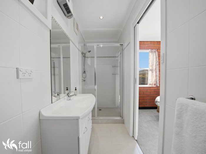 53 Lipscombe Ave, Sandy Bay TAS 7005, Australia