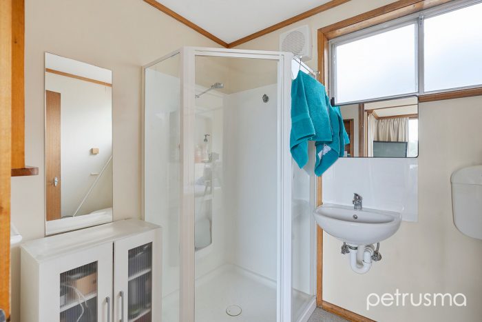 4 Llenroc St, Geilston Bay TAS 7015, Australia