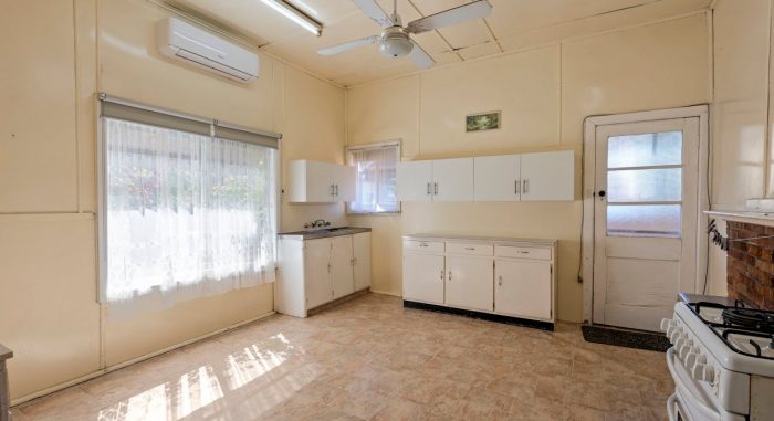 37 Mansfield Rd, Euroa VIC 3666, Australia