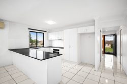 17 Marigold Ave, Regents Park QLD 4118, Australia