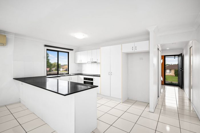 17 Marigold Ave, Regents Park QLD 4118, Australia