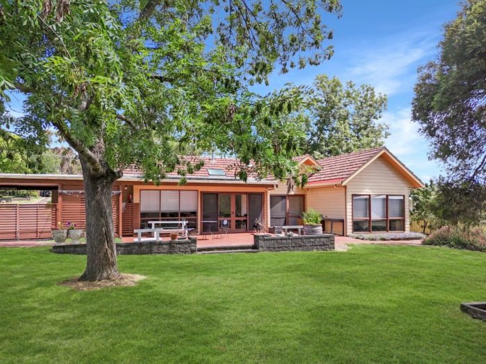 9 McMillan St, Hamilton VIC 3300, Australia