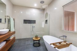 9 McMillan St, Hamilton VIC 3300, Australia
