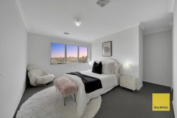 923 Morris Rd, Truganina VIC 3029, Australia