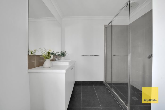 923 Morris Rd, Truganina VIC 3029, Australia