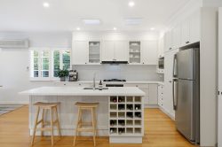82 Murray Dr, Burwood VIC 3125, Australia