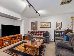 21 Nankiville Rd, Hannans WA 6430, Australia