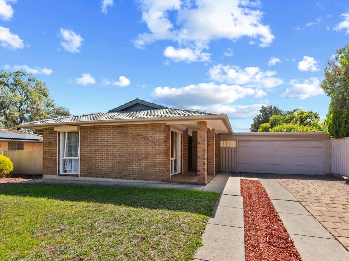 35 Parramatta Dr, Morphett Vale SA 5162, Australia