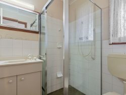 6 Paul Ct, Christie Downs SA 5164, Australia