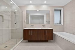 36 Barossa Way, Spring Mountain QLD 4300, Australia