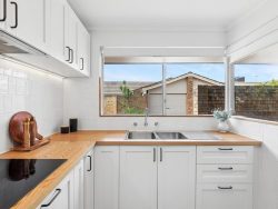 8/15 Kerry St, Kerry Gardens, Dianella WA 6059, Australia