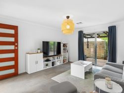 8/15 Kerry St, Kerry Gardens, Dianella WA 6059, Australia