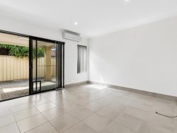 27A Edale Way, Westminster WA 6061, Australia