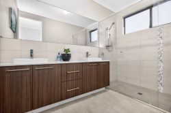 1 Raphoe Lp, Bullsbrook WA 6084, Australia