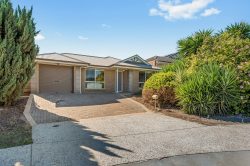 28 Sabella Pl, Noarlunga Downs SA 5168, Australia